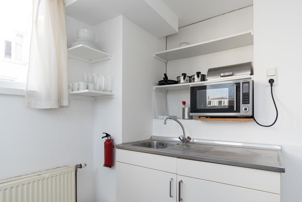 Lil' Dutch Studio Apartment Amsterdam Bagian luar foto