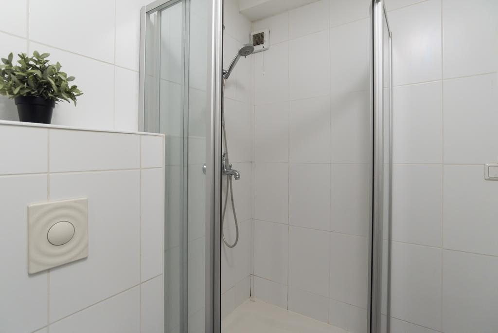 Lil' Dutch Studio Apartment Amsterdam Bagian luar foto